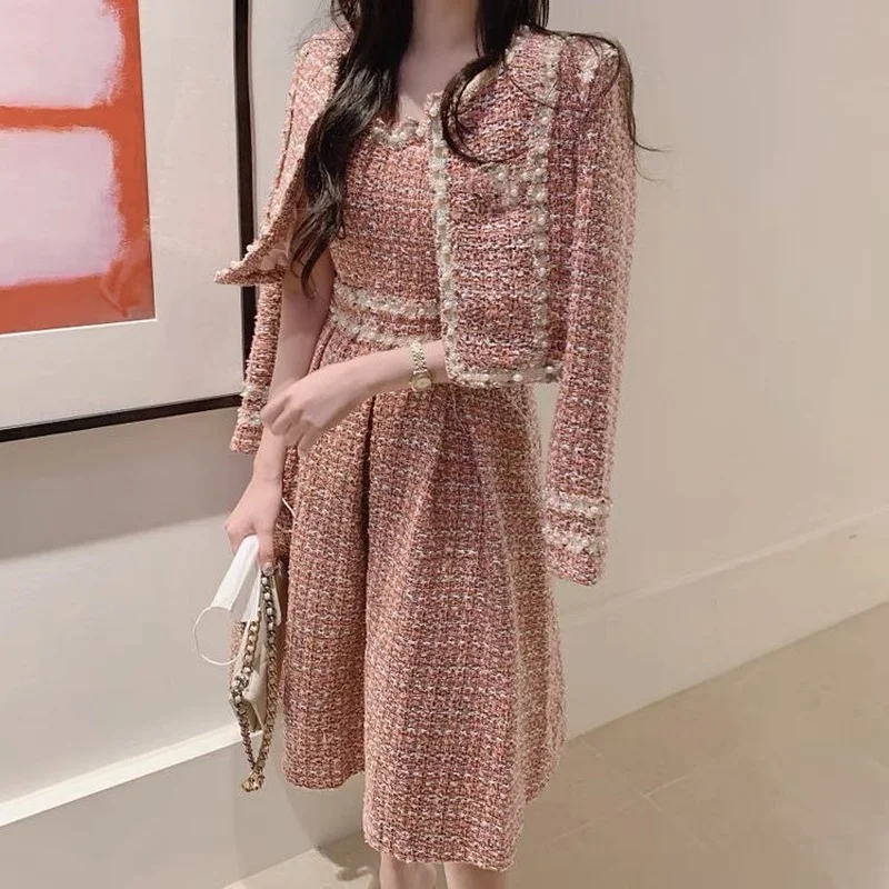 2022 Autumn Winter Fashion 2 Piece Set Women Long Sleeve Tweed Wool Jacket Coat + Dress Set Ladies Vintage Clothing Sets J223
2022 Autumn Winter Fashion 2 Piece Set Women Long Sleeve Tweed Wool Jacket Coat + Dress Set Ladies Vintage Clothing Sets J223