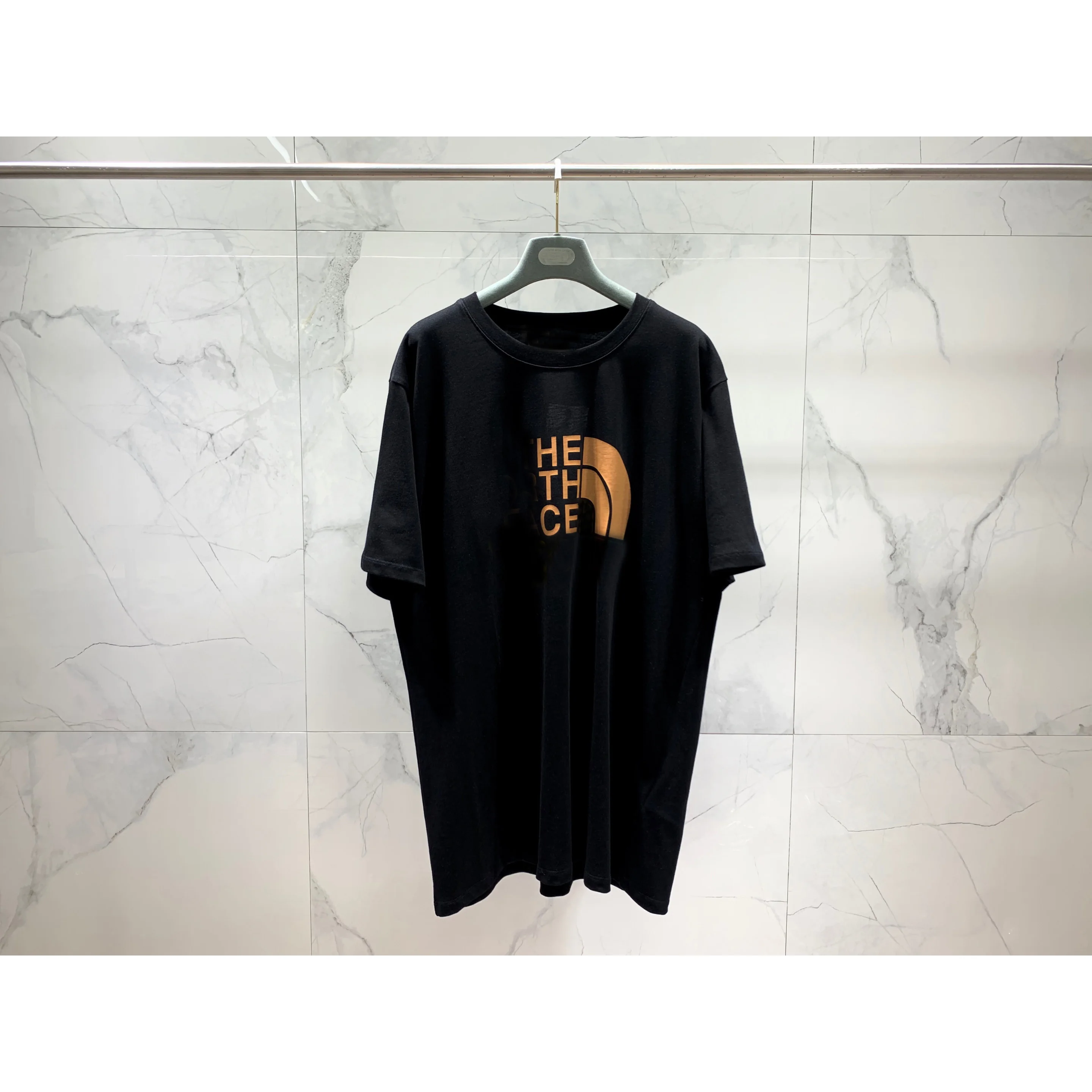 Men's and women's new style short-sleeved fashion printing round neck casual T-shirt high-quality brand pure cotton
Men's and women's new style short-sleeved fashion printing round neck casual T-shirt high-quality brand pure cotton