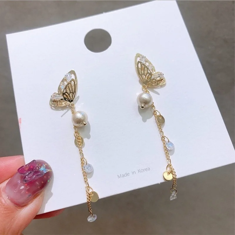 Korean Dignified Hollow Butterfly Earrings for Women Delicate Pearl Zircon Butterfly Tassel Earrings for Women
Korean Dignified Hollow Butterfly Earrings for Women Delicate Pearl Zircon Butterfly Tassel Earrings for Women