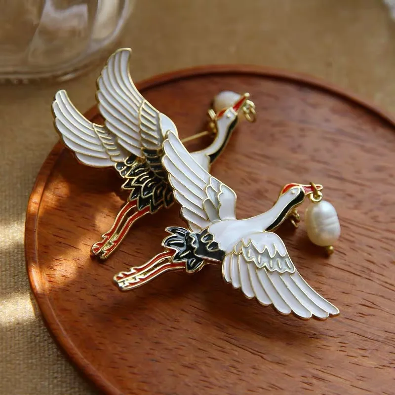 Retro Vintage Crane Brooches Chinese Classic Style Scarf Buckle High Quality Brooch Wholesale Clothing Accessories for Women 
Retro Vintage Crane Brooches Chinese Classic Style Scarf Buckle High Quality Brooch Wholesale Clothing Accessories for Women