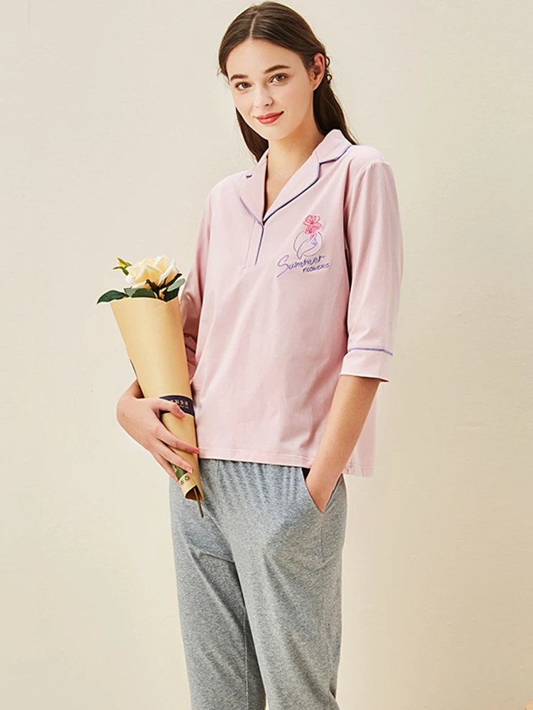 Ladies Pajamas Set Home Service Light Rest Three-quarter Sleeves Lapel Embroidery Ladies Spring Home Service Sleepwear Women Set
Ladies Pajamas Set Home Service Light Rest Three-quarter Sleeves Lapel Embroidery Ladies Spring Home Service Sleepwear Women Set