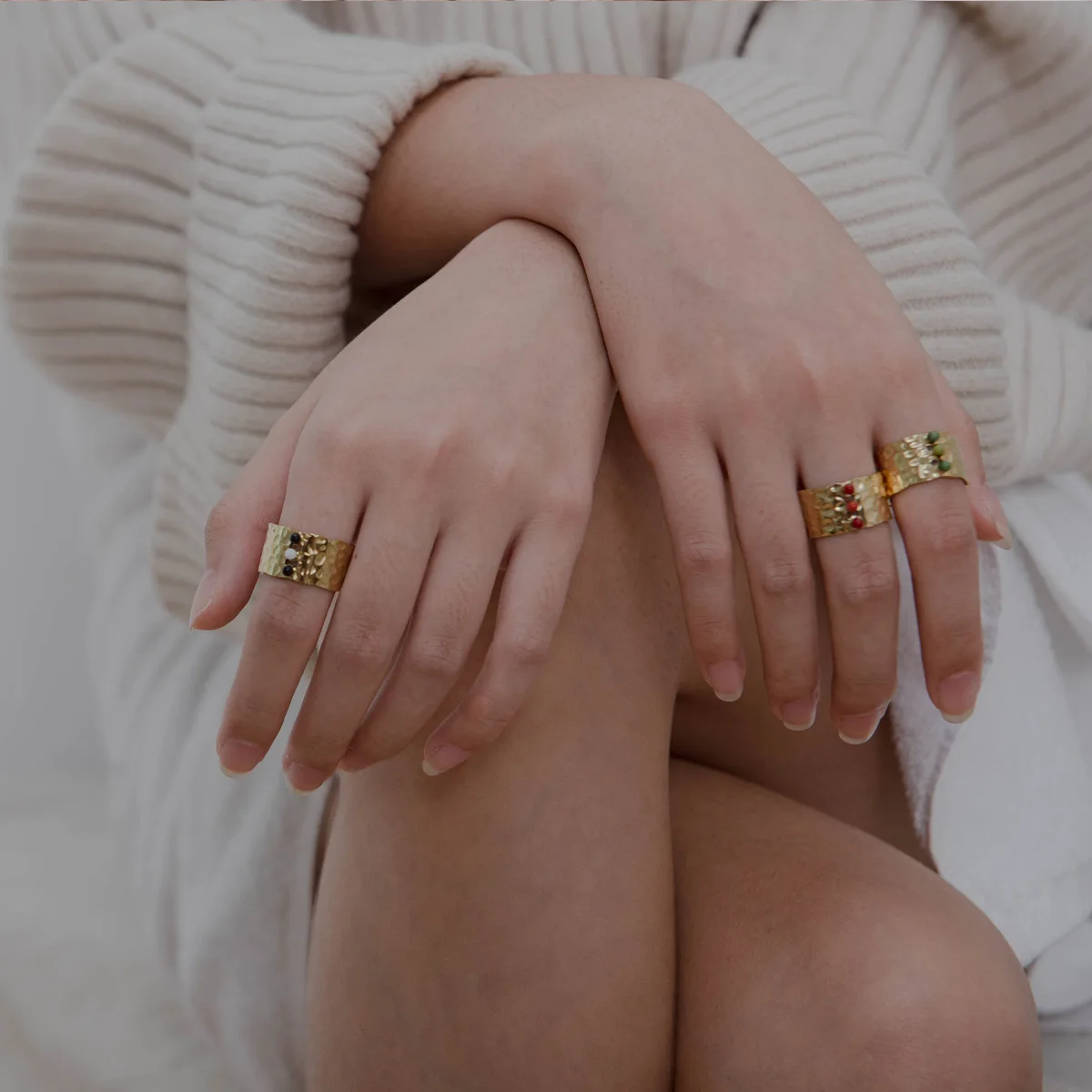 Retro open gold women's stainless steel ring geometric 18K gold plated titanium steel ring inlaid with gemstones
Retro open gold women's stainless steel ring geometric 18K gold plated titanium steel ring inlaid with gemstones