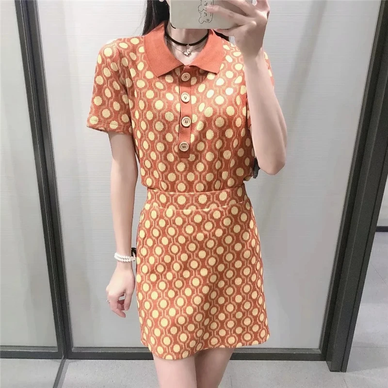 KRSB Summer Women's Polo Orange Geometric Plaid Short Skirt Skirt Suit Hollow Chic Design Locomotive British Leisure Retro Style 
KRSB Summer Women's Polo Orange Geometric Plaid Short Skirt Skirt Suit Hollow Chic Design Locomotive British Leisure Retro Style