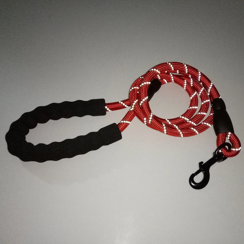 Dogs Collar Bright and Clean Adjustable Nylon Breeches Cervix Bubble Foam Outline Leash Pets Supplies Multi-color Optional
Dogs Collar Bright and Clean Adjustable Nylon Breeches Cervix Bubble Foam Outline Leash Pets Supplies Multi-color Optional