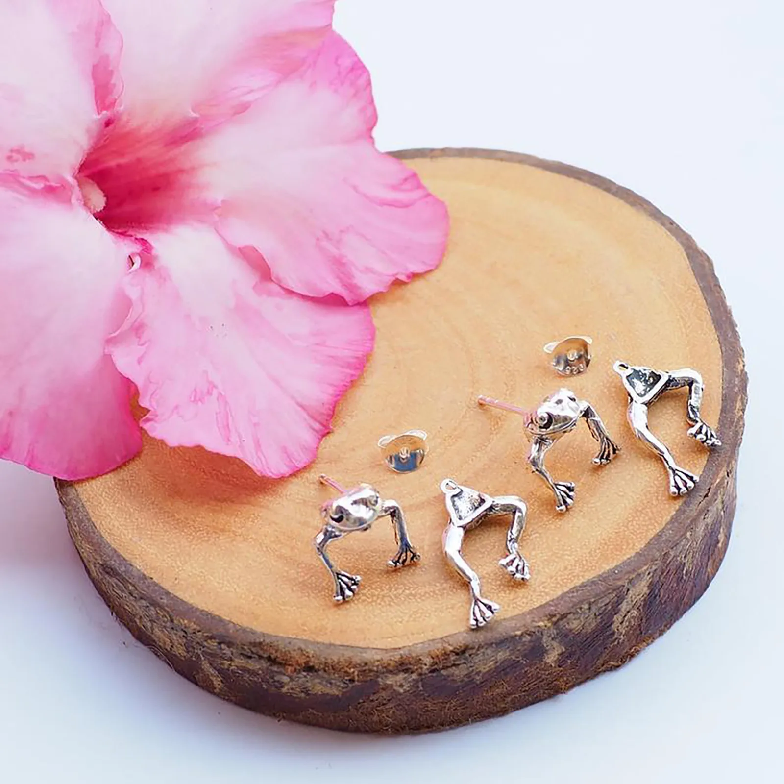 2021 New Women Earrings Ear Clip Punk Rock Style Animal Shape Stud Earrings Girls Daily Accessories Fine Jewelry Earcuff#fs
2021 New Women Earrings Ear Clip Punk Rock Style Animal Shape Stud Earrings Girls Daily Accessories Fine Jewelry Earcuff#fs