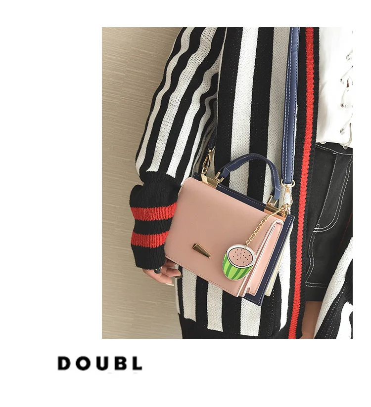 2021 new fashion, fresh and creative a bag of two color single shoulder cross small square bag Korean color contrast handbag
2021 new fashion, fresh and creative a bag of two color single shoulder cross small square bag Korean color contrast handbag