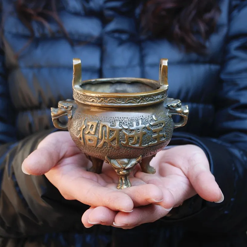 Pure copper, felicitous wish of making money, word FU, Classical Incense burner, Buddha worship, worship the God of wealth~
Pure copper, felicitous wish of making money, word FU, Classical Incense burner, Buddha worship, worship the God of wealth~