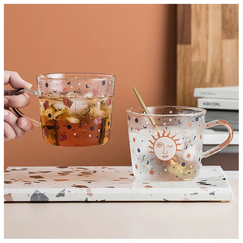 GENNISSY 500ml Creative Scale Glass Mug Breakfast Mlik Coffe Cup Household Couple Water Cup Sun Eye Pattern Drinkware
GENNISSY 500ml Creative Scale Glass Mug Breakfast Mlik Coffe Cup Household Couple Water Cup Sun Eye Pattern Drinkware