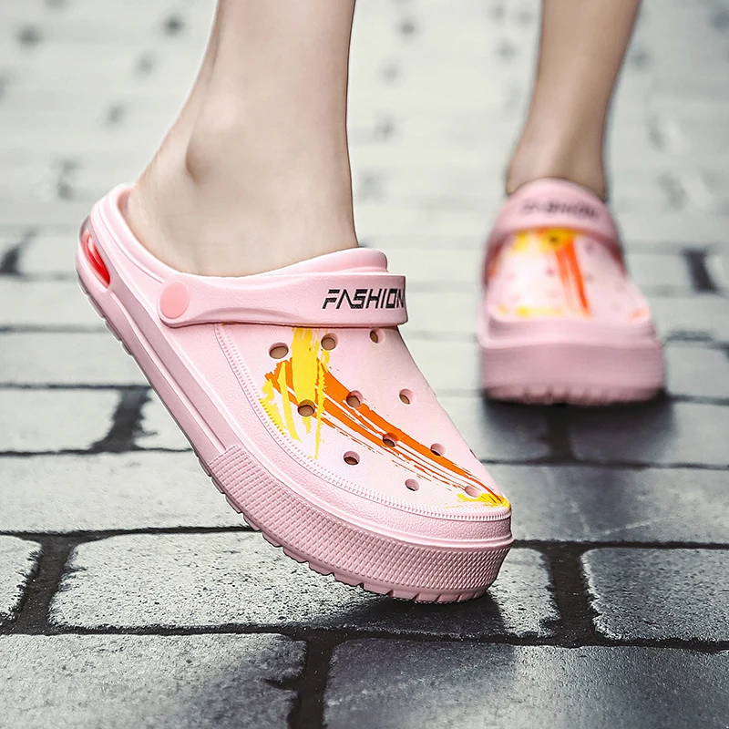 2020 Summer Shoes Woman Men Beach Women Flat Sandals Rubber Clogs Female Eva Sandalias Unisex Hole Shoe Sandle Size 36-45
2020 Summer Shoes Woman Men Beach Women Flat Sandals Rubber Clogs Female Eva Sandalias Unisex Hole Shoe Sandle Size 36-45