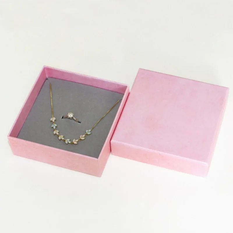 Pink Jewelry Box100pcs/lot Earring Boxes Jewelry Ring Packaging 5*5*4cm Small gift box for Necklace Pink Box Jewellery Organizer
Pink Jewelry Box100pcs/lot Earring Boxes Jewelry Ring Packaging 5*5*4cm Small gift box for Necklace Pink Box Jewellery Organizer