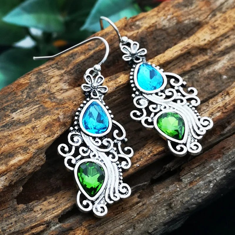 Vintage Blue Green Crystal Creative Peacock Flower Drop-Shaped Earrings Europe and America Topaz Earrings Woman Jewelry
Vintage Blue Green Crystal Creative Peacock Flower Drop-Shaped Earrings Europe and America Topaz Earrings Woman Jewelry