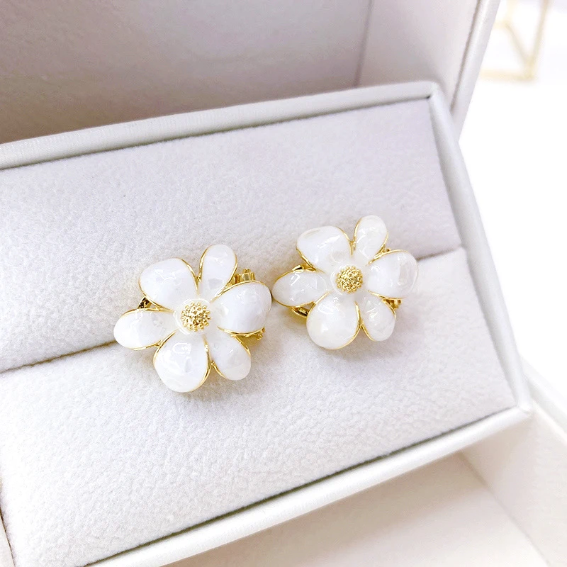 YDL 2021 Celebrity Trend Fashion Flower Earrings Fine Luxury Jewing Romantic Symmetry Daily Party Accessories Shine Pendant
YDL 2021 Celebrity Trend Fashion Flower Earrings Fine Luxury Jewing Romantic Symmetry Daily Party Accessories Shine Pendant