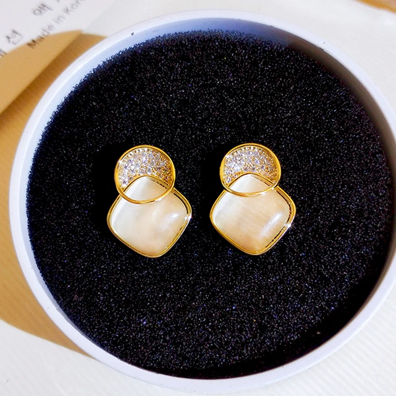 Trendy Rhombus Opal Earrings for Women Accessories Korean Fashion Jewelry S925 Needle Shiny AAA Zircon Stud Weddings Party Gift
Trendy Rhombus Opal Earrings for Women Accessories Korean Fashion Jewelry S925 Needle Shiny AAA Zircon Stud Weddings Party Gift