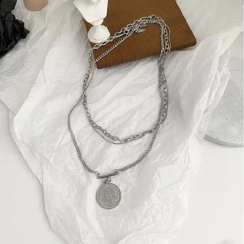 Hip-Hop Round Brand Portrait Multi-Layer Stainless Steel Women Necklace Fashion Simple Wild Necklace Ladies Party Accessories
Hip-Hop Round Brand Portrait Multi-Layer Stainless Steel Women Necklace Fashion Simple Wild Necklace Ladies Party Accessories