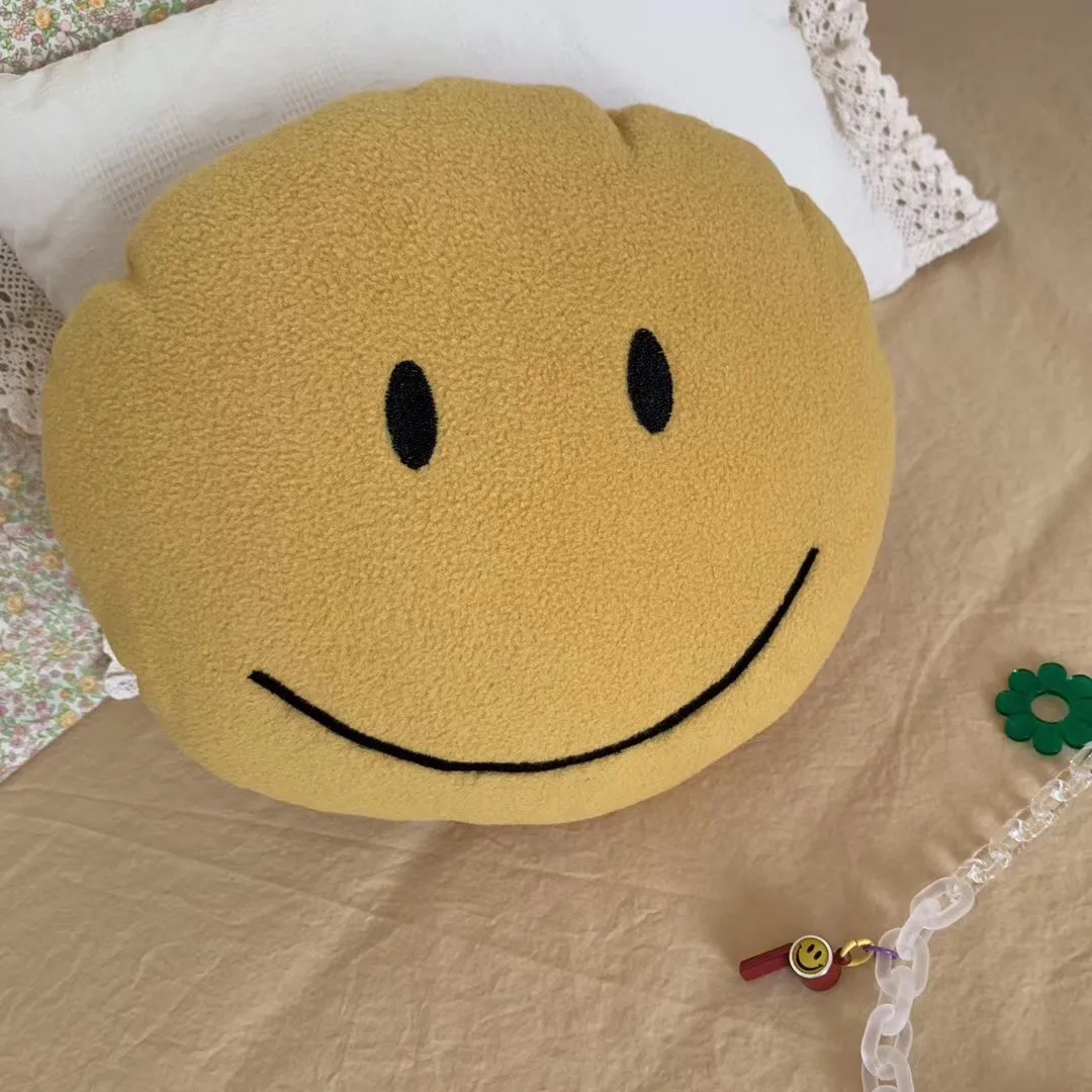 Cute fleece smiley face pillow embroidery double-sided pillow children's room home decoration pillow stuffed plush toy kids gift
Cute fleece smiley face pillow embroidery double-sided pillow children's room home decoration pillow stuffed plush toy kids gift