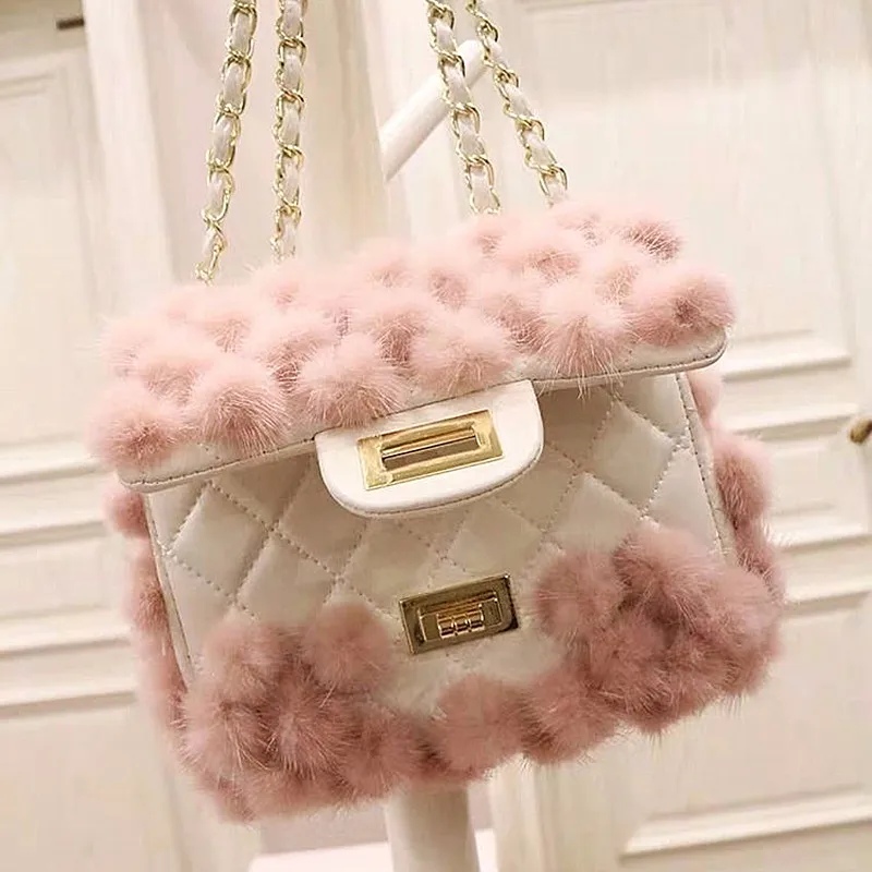 2020 New Arrival B018 Fashion And Elegant Women's Purse Imitation Fur Mink Fur-ball One-shoulder Cross-body Chain Small Bag
2020 New Arrival B018 Fashion And Elegant Women's Purse Imitation Fur Mink Fur-ball One-shoulder Cross-body Chain Small Bag