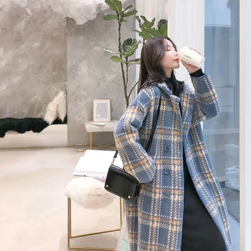 Imitation Mink Velvet Plaid Coat For Autumn And Winter New Women's Windbreaker Warm And Wind-resistant Comfortable Woolen Coat
Imitation Mink Velvet Plaid Coat For Autumn And Winter New Women's Windbreaker Warm And Wind-resistant Comfortable Woolen Coat