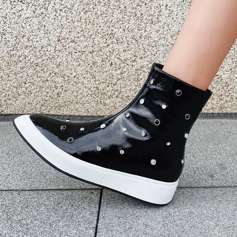 punk patent leather wedges women ankle boots pointed toe women beading motorcycle boots zip low heels black female botas mujer
punk patent leather wedges women ankle boots pointed toe women beading motorcycle boots zip low heels black female botas mujer