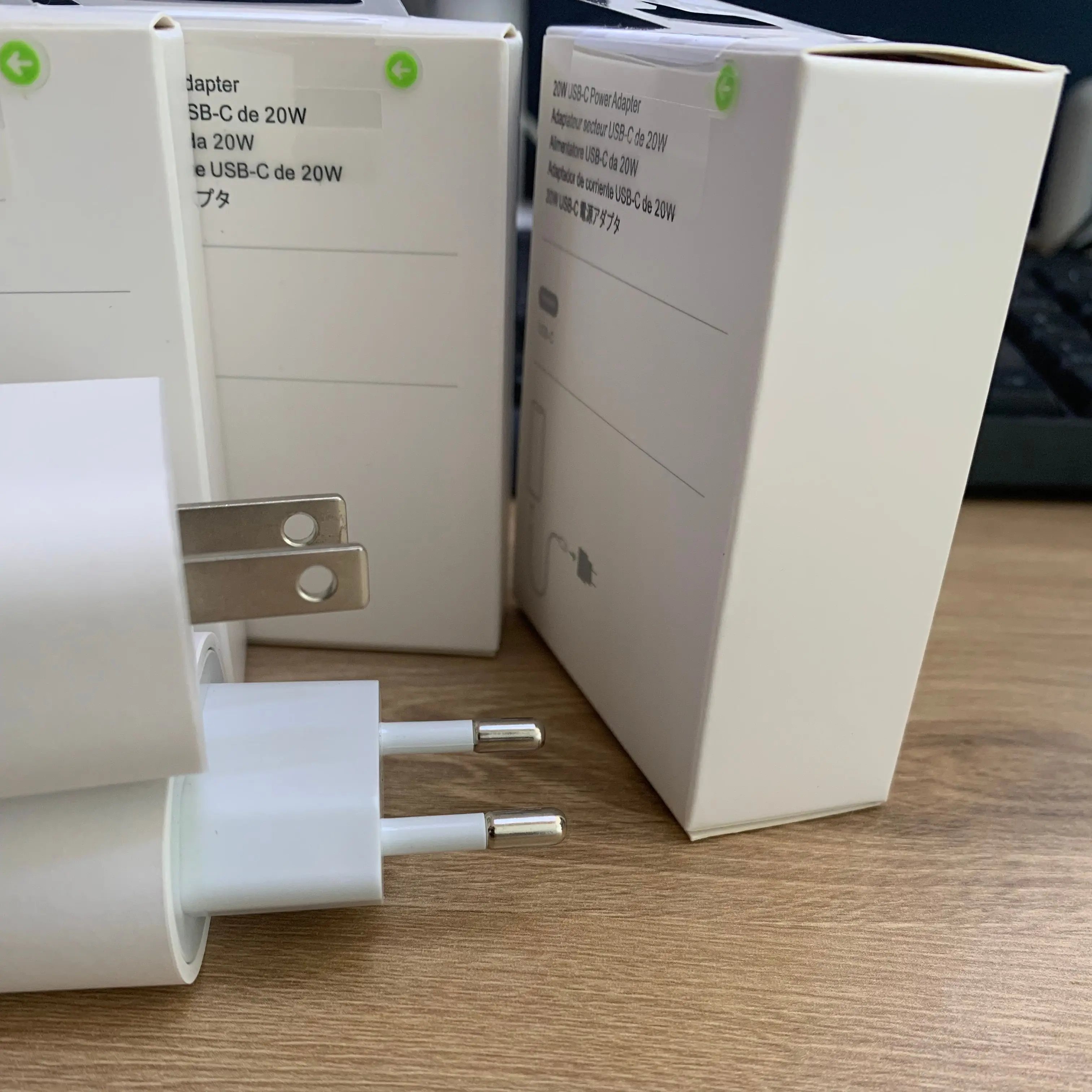 10 шт./20 Вт OEM быстрое зарядное устройство PD, зарядка A2305 A2347 для iPhone 11 13Mini 13 12 Pro Max Mini, оригинальный адаптер для путешествий 20 Вт
10 шт./20 Вт OEM быстрое зарядное устройство PD, зарядка A2305 A2347 для iPhone 11 13Mini 13 12 Pro Max Mini, оригинальный адаптер для путешествий 20 Вт