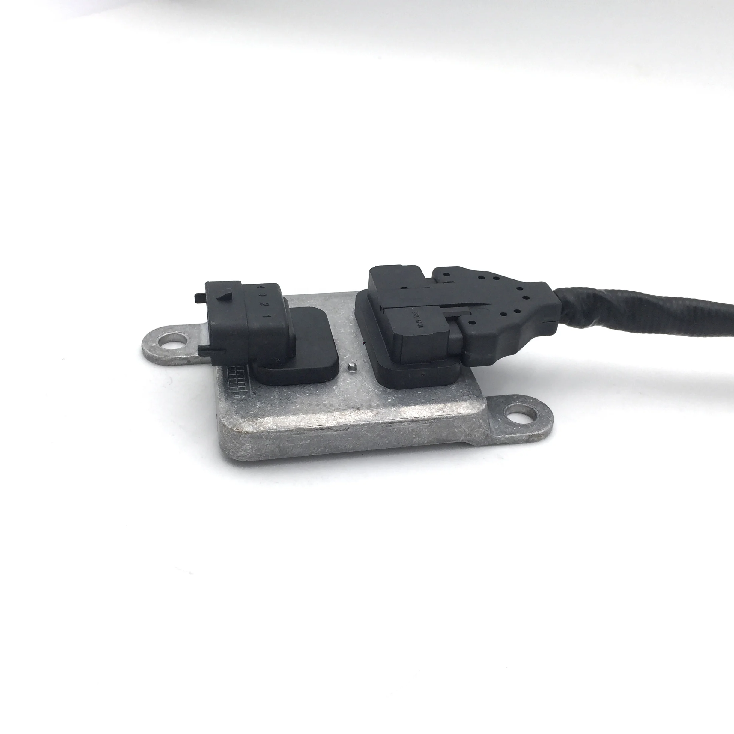 Emission Control truck NOx Sensor 5WK9 6730 68085740AA nitrogen oxide sensor Auto Sensor
Emission Control truck NOx Sensor 5WK9 6730 68085740AA nitrogen oxide sensor Auto Sensor