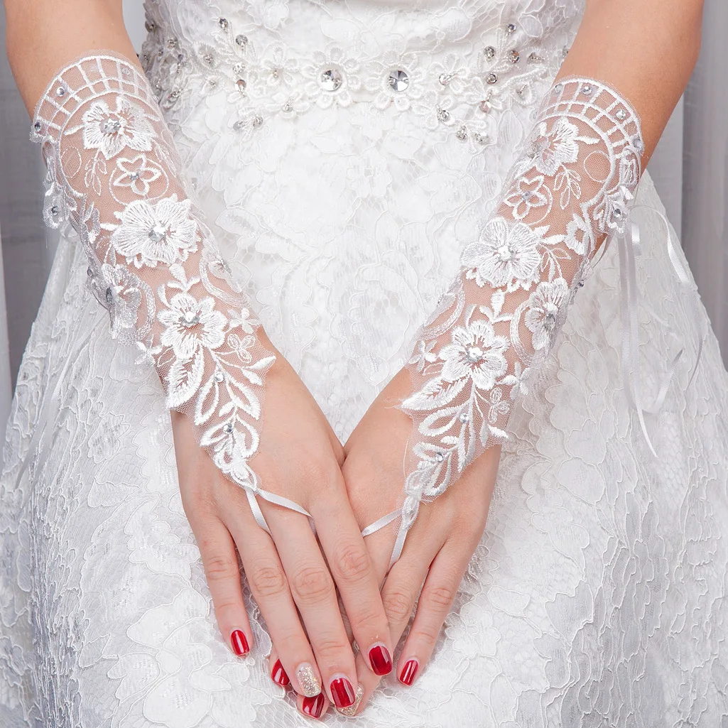 New Wedding Gloves Wedding Dress Full Dress Accessories Wholesale Mid-Length Flower Diamond Decorations Gloves
New Wedding Gloves Wedding Dress Full Dress Accessories Wholesale Mid-Length Flower Diamond Decorations Gloves