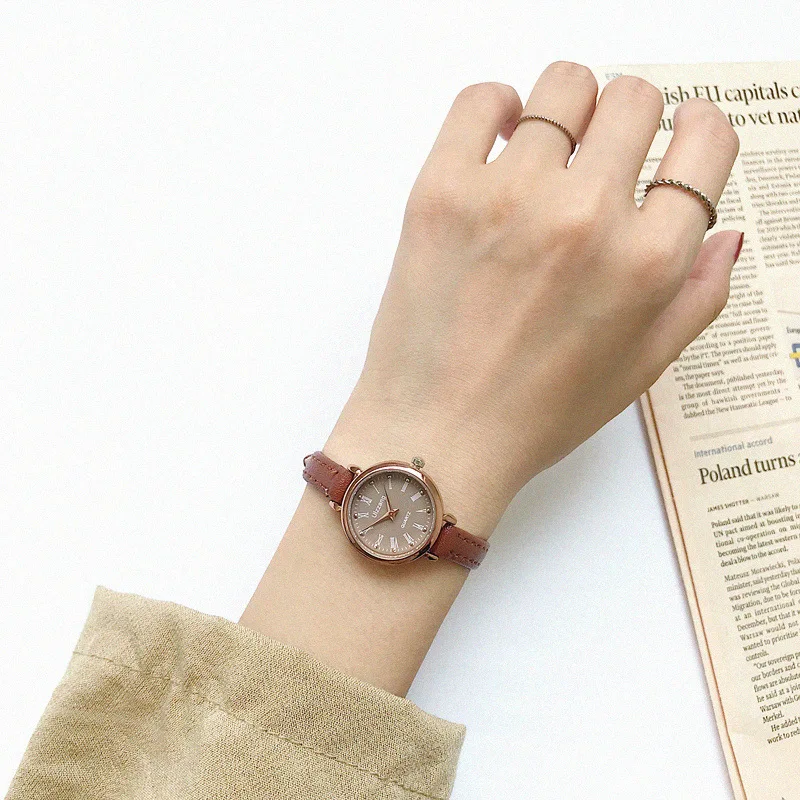 Women Watches Qualities Small Ladies Wristwatches Vintage Leather Bracelet Watch 2019 Fashion Brand
Women Watches Qualities Small Ladies Wristwatches Vintage Leather Bracelet Watch 2019 Fashion Brand