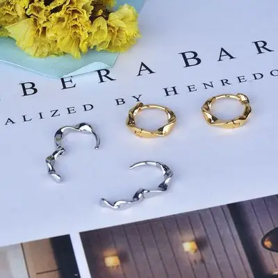 Unisex Wave Twist Shape Hoop Earrings for Women Simple Geometric Silver Plated Party Earring Fashion Women Daily Wear Jewelry
Unisex Wave Twist Shape Hoop Earrings for Women Simple Geometric Silver Plated Party Earring Fashion Women Daily Wear Jewelry