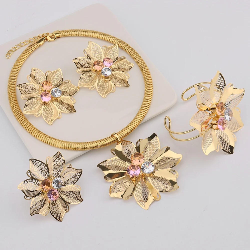 Women's Jewelry Set Fashion Gold Plated Zircon Flower Shaped Hollow Earrings Pendant Necklace Bracelet Wedding Anniversary Gift
Women's Jewelry Set Fashion Gold Plated Zircon Flower Shaped Hollow Earrings Pendant Necklace Bracelet Wedding Anniversary Gift