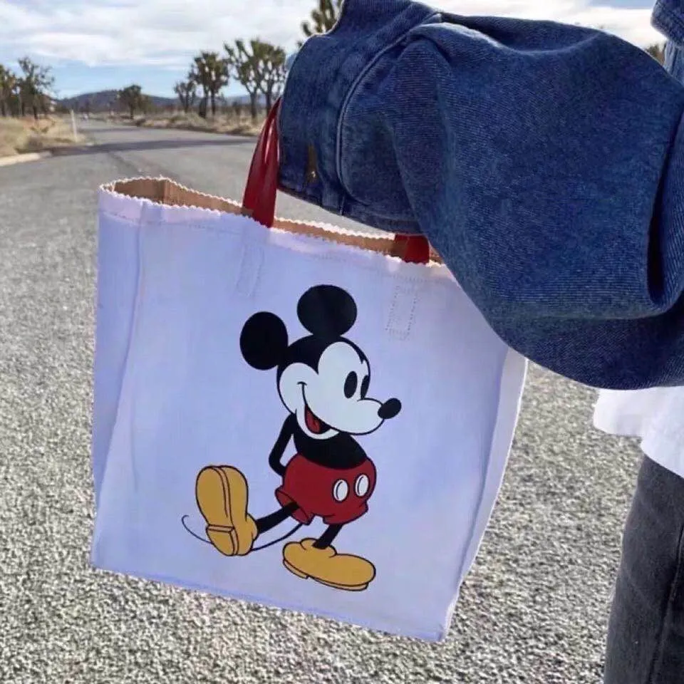 Новая женская сумка Disney, милая холщовая мультяшная сумка с Микки Маусом контрастных цветов, Портативная сумка, сумки для маленьких девочек
Новая женская сумка Disney, милая холщовая мультяшная сумка с Микки Маусом контрастных цветов, Портативная сумка, сумки для маленьких девочек