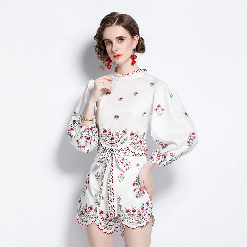 2021 Summer Fashion Runway Suit Women Elegant Lantern Sleeve Print Loose Shirt and Shorts 2 Piece Clothing Sets Holiday Twinset
2021 Summer Fashion Runway Suit Women Elegant Lantern Sleeve Print Loose Shirt and Shorts 2 Piece Clothing Sets Holiday Twinset