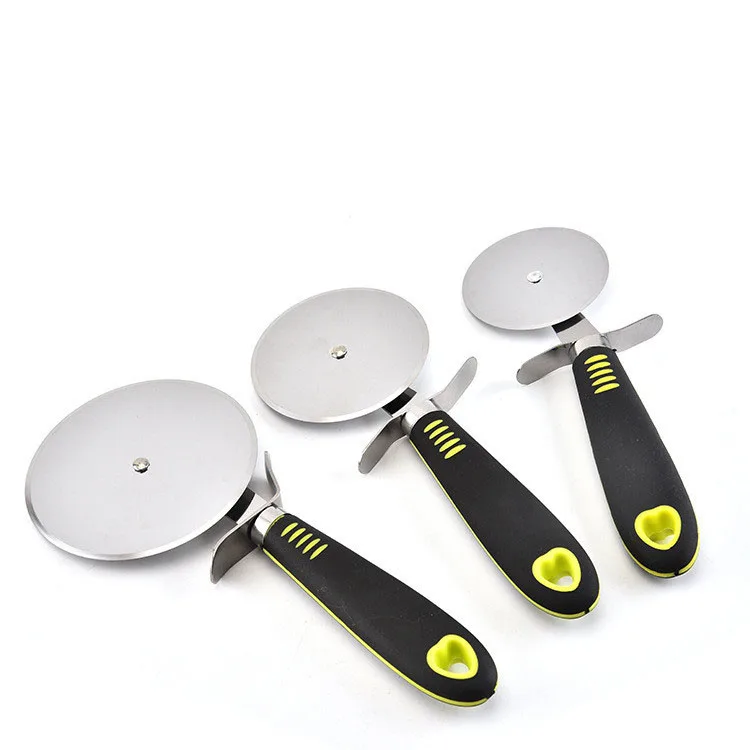 3Pcs Round Pizza Cutter Stainless Steel 3 Sizes Handle Pizza Knife Cutter Pastry Pasta Dough Kitchen Baking Tools High Quality 
3Pcs Round Pizza Cutter Stainless Steel 3 Sizes Handle Pizza Knife Cutter Pastry Pasta Dough Kitchen Baking Tools High Quality