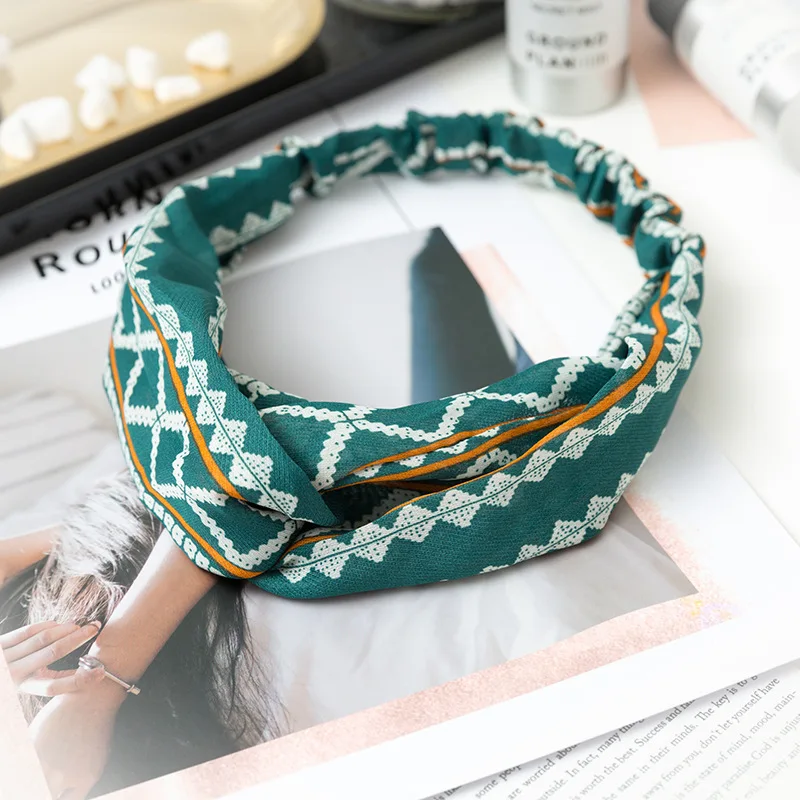 2020 Fashion Bohemia Print Cross Knot Women Headband Turban Elastic Hairband Girls Headwear Lady Elegant Hair Accessories 
2020 Fashion Bohemia Print Cross Knot Women Headband Turban Elastic Hairband Girls Headwear Lady Elegant Hair Accessories