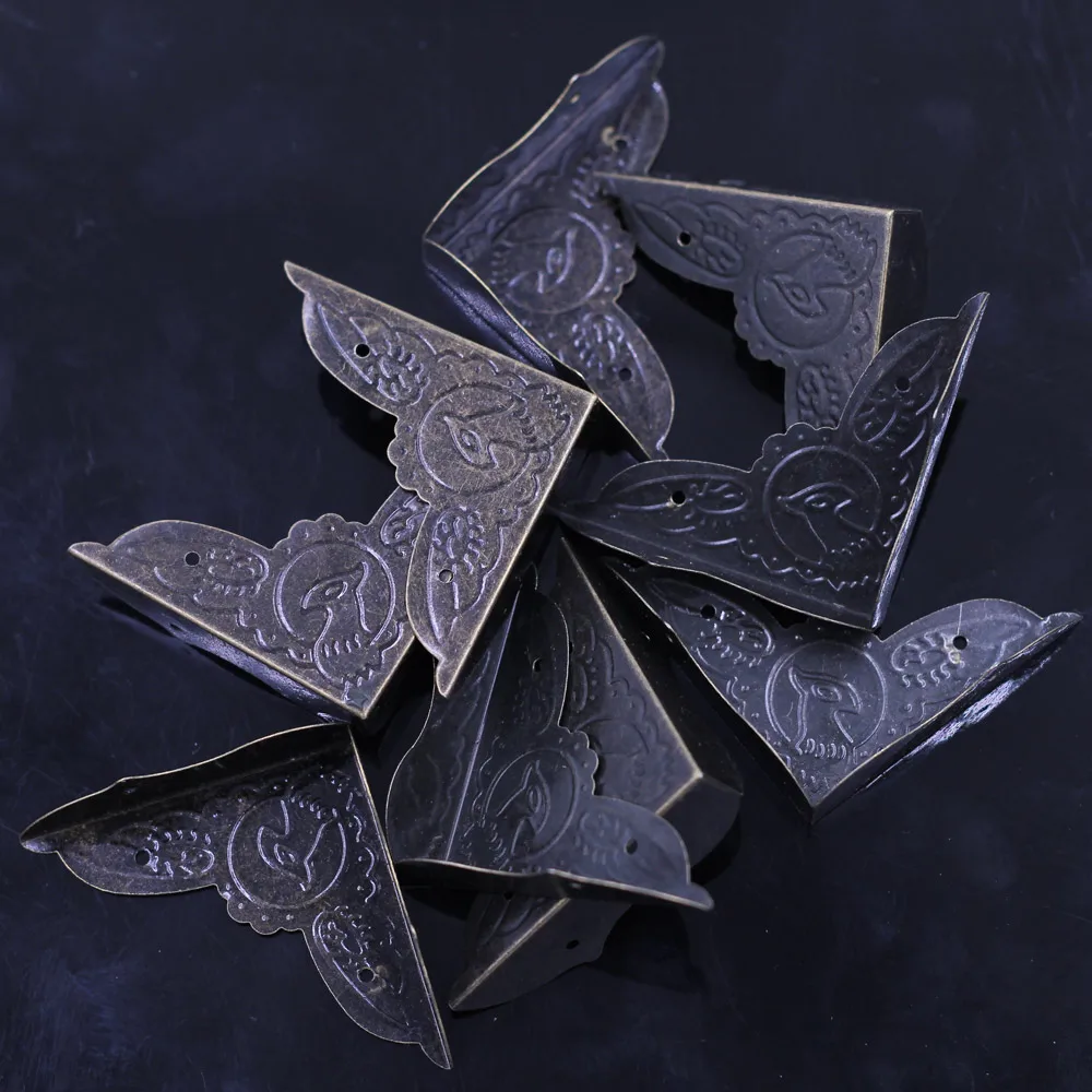70PCS Bronze Tone Triangle Phoenix Pattern Corner Protectors For Folders Albums Menus DIY Crafts Ornaments Parts 62x44x13mm
70PCS Bronze Tone Triangle Phoenix Pattern Corner Protectors For Folders Albums Menus DIY Crafts Ornaments Parts 62x44x13mm