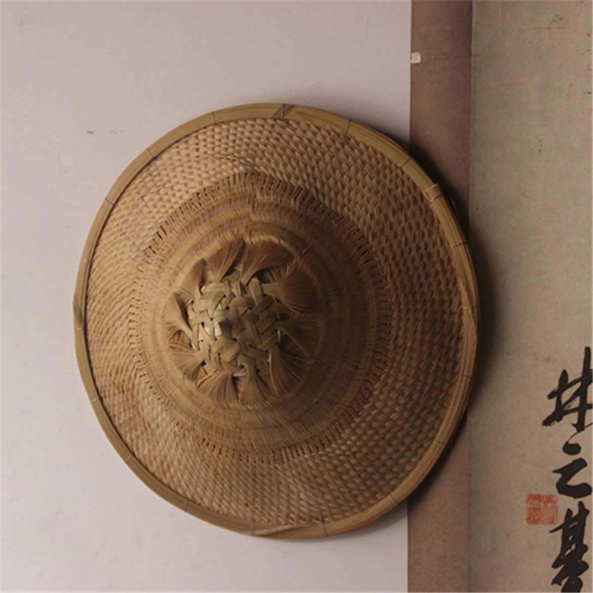 Hand-woven hat, bamboo products, bamboo woven sunscreen fishing hat, rainproof bamboo hat, lampshade decoration
Hand-woven hat, bamboo products, bamboo woven sunscreen fishing hat, rainproof bamboo hat, lampshade decoration