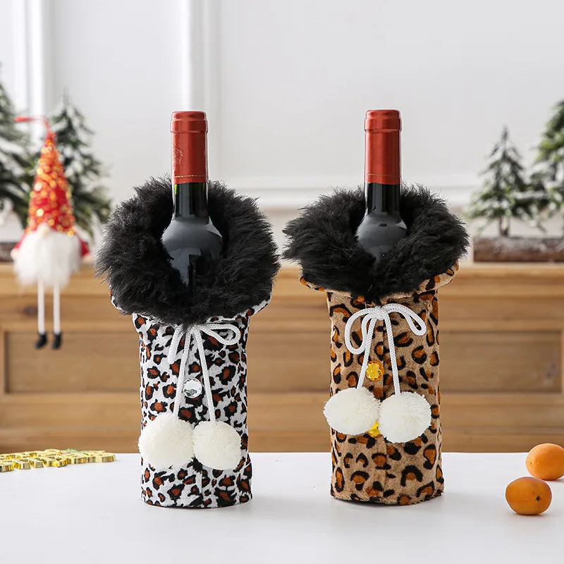 Christmas Decoration Round Fur Collar Wine Bottle Cap Desktop Dining Table Leopard Champagne Set Home Hotel Decoration
Christmas Decoration Round Fur Collar Wine Bottle Cap Desktop Dining Table Leopard Champagne Set Home Hotel Decoration