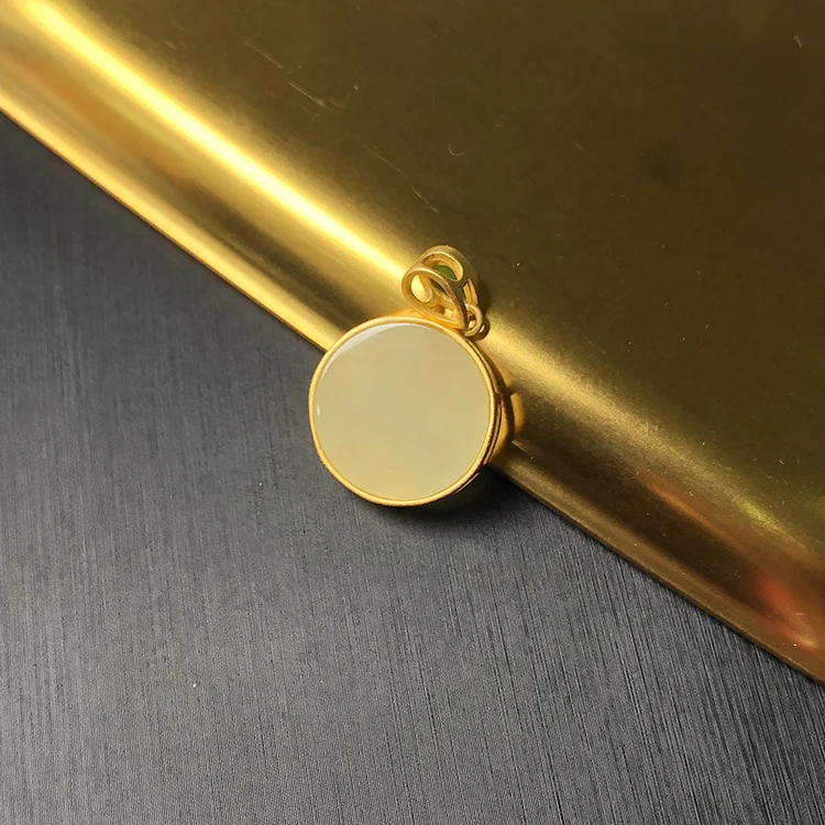 Фули натуральный высокого качества Белый jade Jasper Лебедь Ping; Фирменные серебряные позолоченные ювелирные изделия кулон без цепи
Фули натуральный высокого качества Белый jade Jasper Лебедь Ping; Фирменные серебряные позолоченные ювелирные изделия кулон без цепи