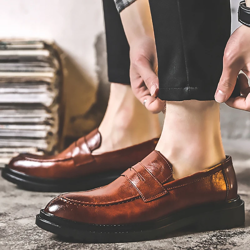Retro Bullock Design Men Business Formal Shoes Classic Pointed Toe Dress Shoe for Male Oxford Wedding Footwear Big Size 38-44
Retro Bullock Design Men Business Formal Shoes Classic Pointed Toe Dress Shoe for Male Oxford Wedding Footwear Big Size 38-44