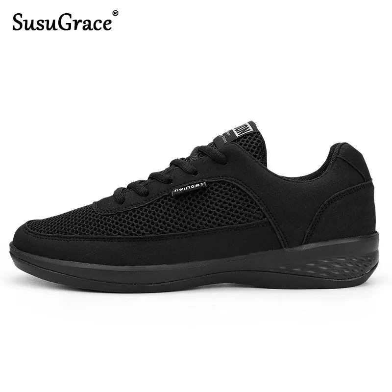 SusuGrace Hot Running Sneakers Men Breathable Lightweight Outdoor New Lace-up Walking Plus Size Training Athletic Shoes For Male
SusuGrace Hot Running Sneakers Men Breathable Lightweight Outdoor New Lace-up Walking Plus Size Training Athletic Shoes For Male