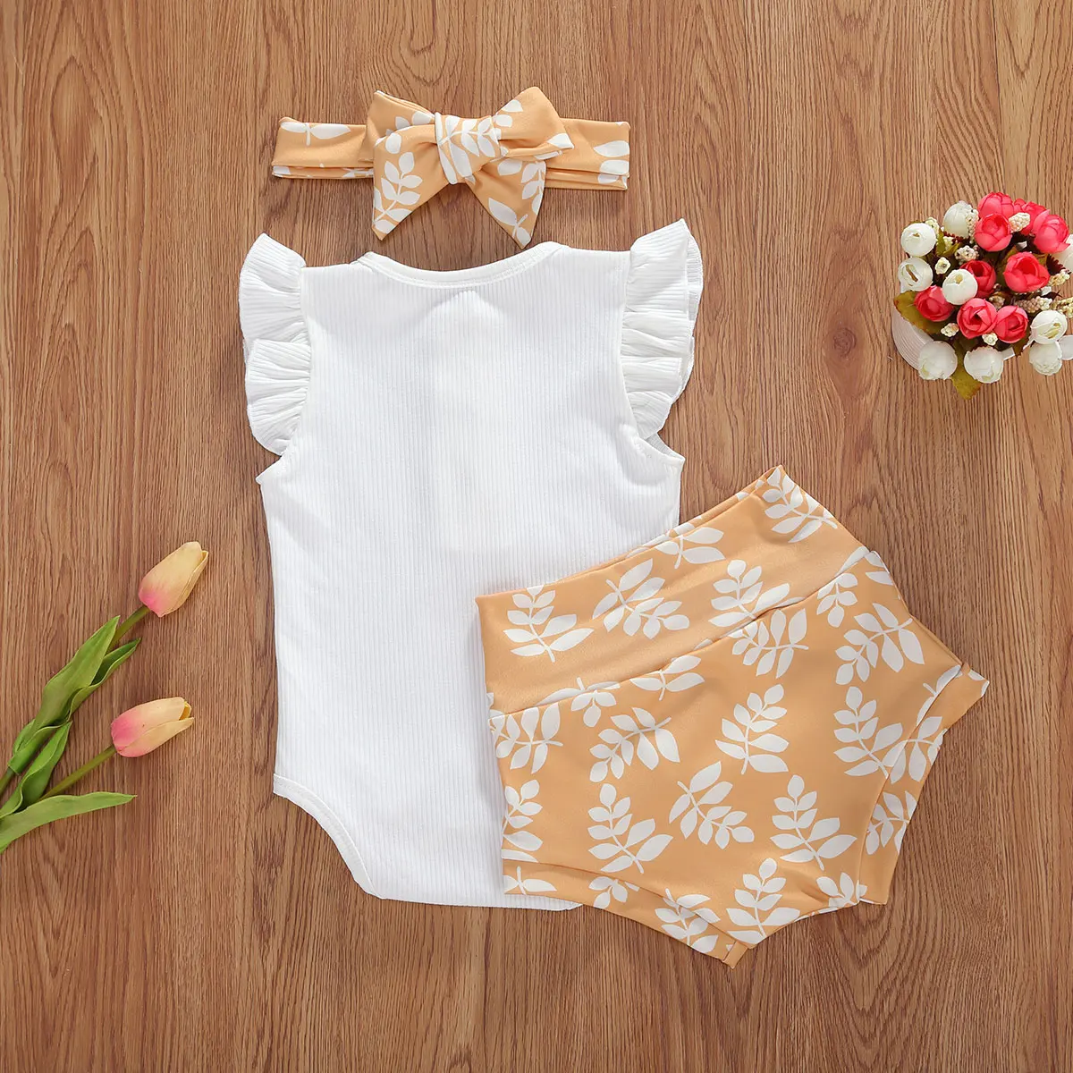 Baby Girl Floral Clothes Sets Summer Baby Girls Ruffles Short Sleeve Romper Tops + Sun Flower Printed Shorts + Headband Outfits
Baby Girl Floral Clothes Sets Summer Baby Girls Ruffles Short Sleeve Romper Tops + Sun Flower Printed Shorts + Headband Outfits