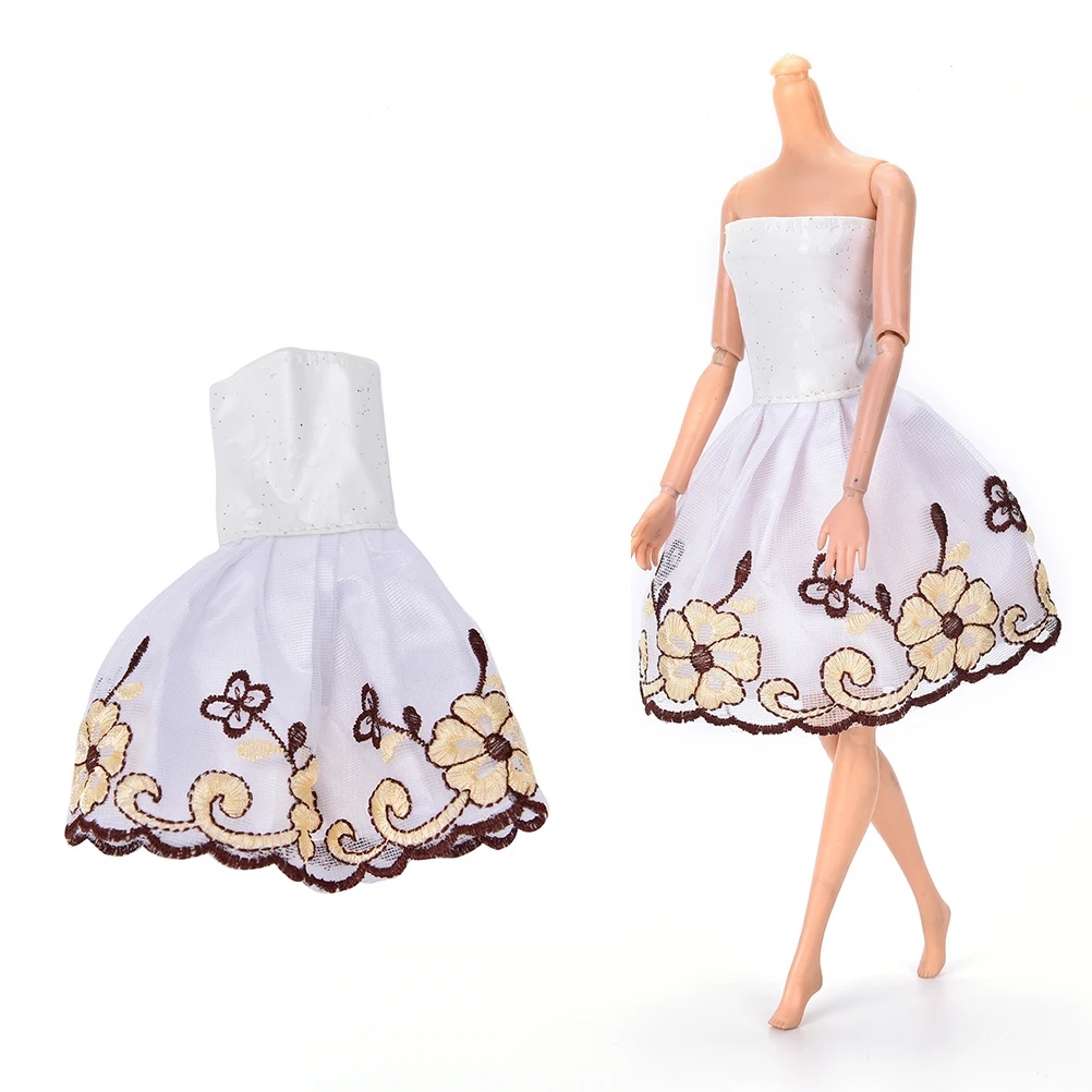 1 Pcs White Strapless Mini Handmade Embroidery Flower Dress For Doll Clothing High Quality
1 Pcs White Strapless Mini Handmade Embroidery Flower Dress For Doll Clothing High Quality