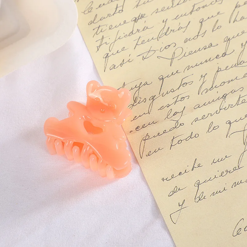 Translucent Jelly Series Color Bear Hair Claws Clip Kawaii Girl Heart Cartoon Hairpin Korea New Lovely Sweet Hair Accessories
Translucent Jelly Series Color Bear Hair Claws Clip Kawaii Girl Heart Cartoon Hairpin Korea New Lovely Sweet Hair Accessories