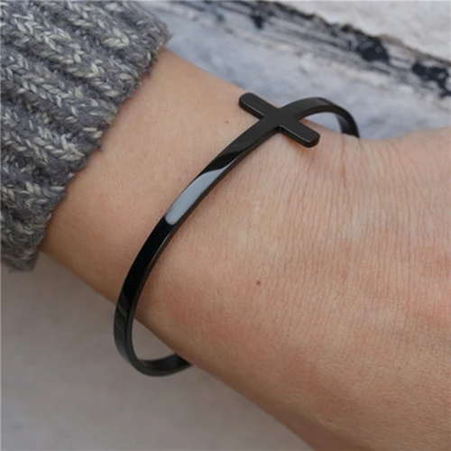 Luxury Multicolor Cross Design Classic Stainless Steel Men's and Women's Yoga Bracelet Open Bracelet Christmas Gifts Optimal
Luxury Multicolor Cross Design Classic Stainless Steel Men's and Women's Yoga Bracelet Open Bracelet Christmas Gifts Optimal