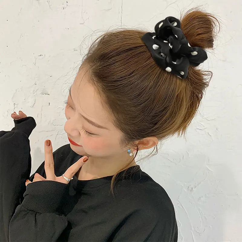 Korea Hot Sale Vintage Hair Scrunchies For Women Elastic Hair Band Polka Dot Leopard Print Hair Ring Hair Accessories Hair Rope
Korea Hot Sale Vintage Hair Scrunchies For Women Elastic Hair Band Polka Dot Leopard Print Hair Ring Hair Accessories Hair Rope