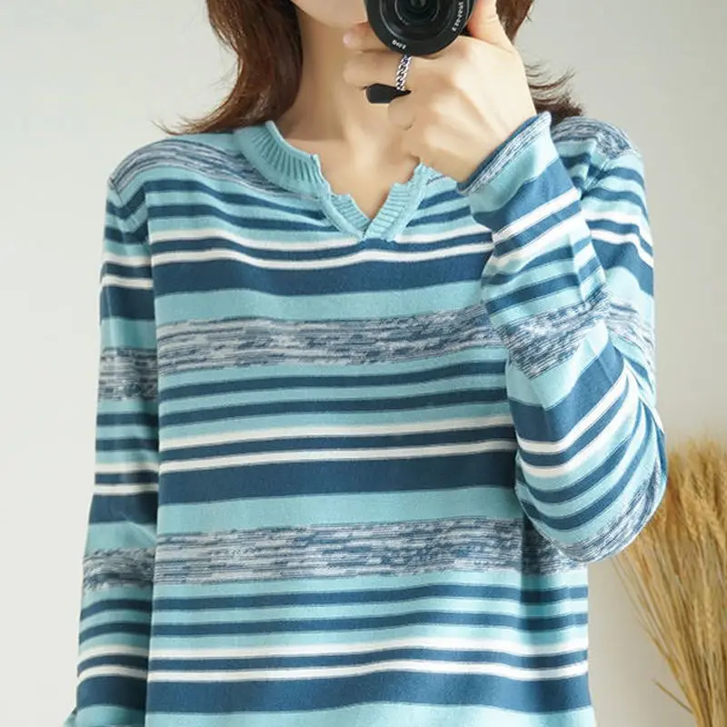 New Pure Cotton Linen Knitted Sweater Women Long Sleeve Loose Stripe Fashion Bottoming Shirt 2021 Spring Autumn V-Neck Sweater
New Pure Cotton Linen Knitted Sweater Women Long Sleeve Loose Stripe Fashion Bottoming Shirt 2021 Spring Autumn V-Neck Sweater