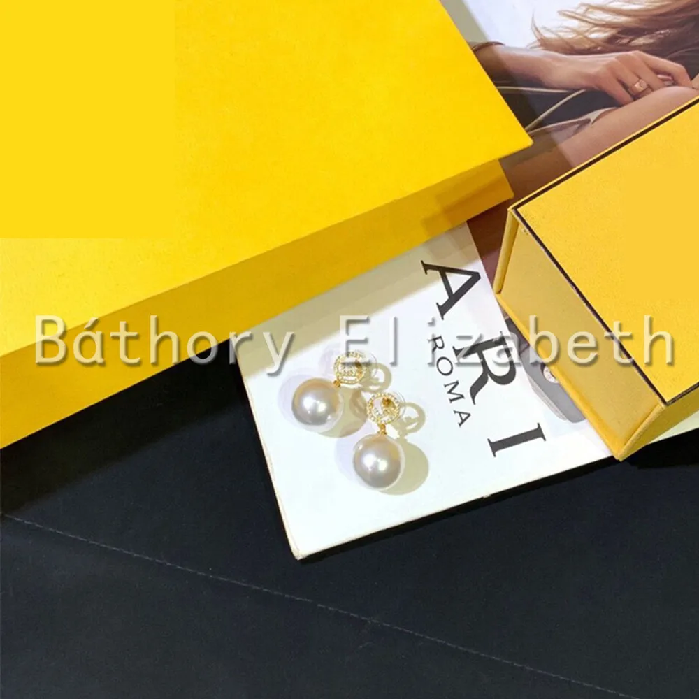 Bthory Luxury jewelry 1:1 high quality vintage pearl stud earrings for women prevent allergy s925 post lady fashion earring
Bthory Luxury jewelry 1:1 high quality vintage pearl stud earrings for women prevent allergy s925 post lady fashion earring