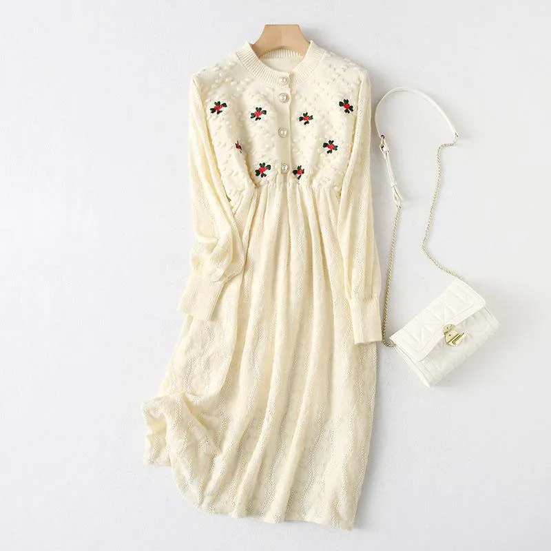 New Fall Elegant Knitted Dresses Women 2021 Single Breasted High Waist Sweater Dress Long Sleeve Sweet Embroidery Sueter Mujer
New Fall Elegant Knitted Dresses Women 2021 Single Breasted High Waist Sweater Dress Long Sleeve Sweet Embroidery Sueter Mujer
