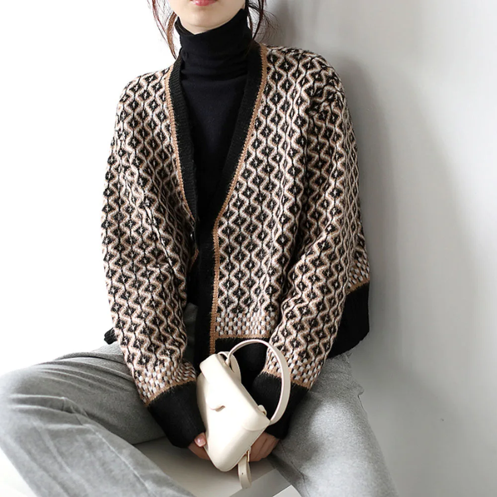 Sweater Jacket Women's Cardigan Autumn Winter 2020 New Retro Loose Lazy V-neck Short Rhombus Knit Tops Japanese Female Sweater
Sweater Jacket Women's Cardigan Autumn Winter 2020 New Retro Loose Lazy V-neck Short Rhombus Knit Tops Japanese Female Sweater