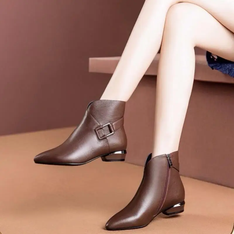 2020 Fashion Women Boots Winter Zipper Retro Leather Shoes Pointed Toe Thick Heel Ankle Boots Plus Size High Heels Shoes fe65 
2020 Fashion Women Boots Winter Zipper Retro Leather Shoes Pointed Toe Thick Heel Ankle Boots Plus Size High Heels Shoes fe65