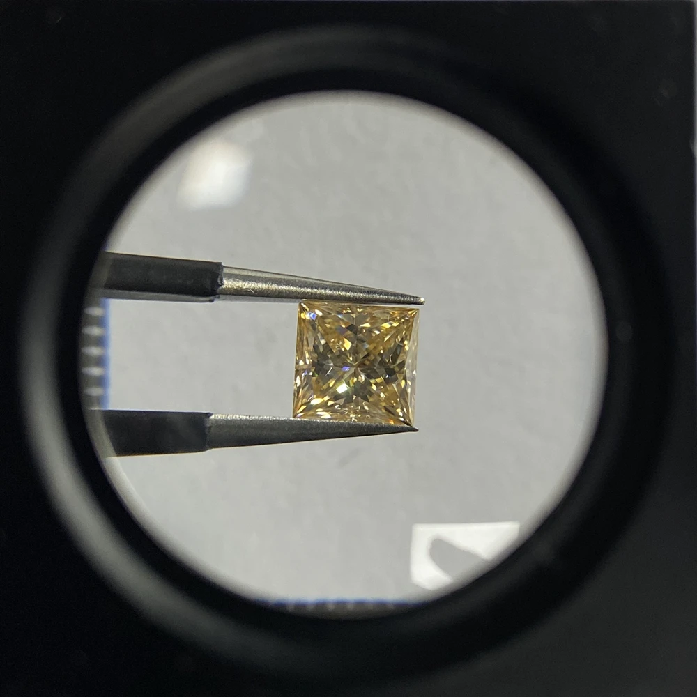 Meisidian 9.5*9.5 MM 4.6 Carats VVS Square Princess Cut Gemstone GRA Yellow Golden Moissanite Diamonds
Meisidian 9.5*9.5 MM 4.6 Carats VVS Square Princess Cut Gemstone GRA Yellow Golden Moissanite Diamonds