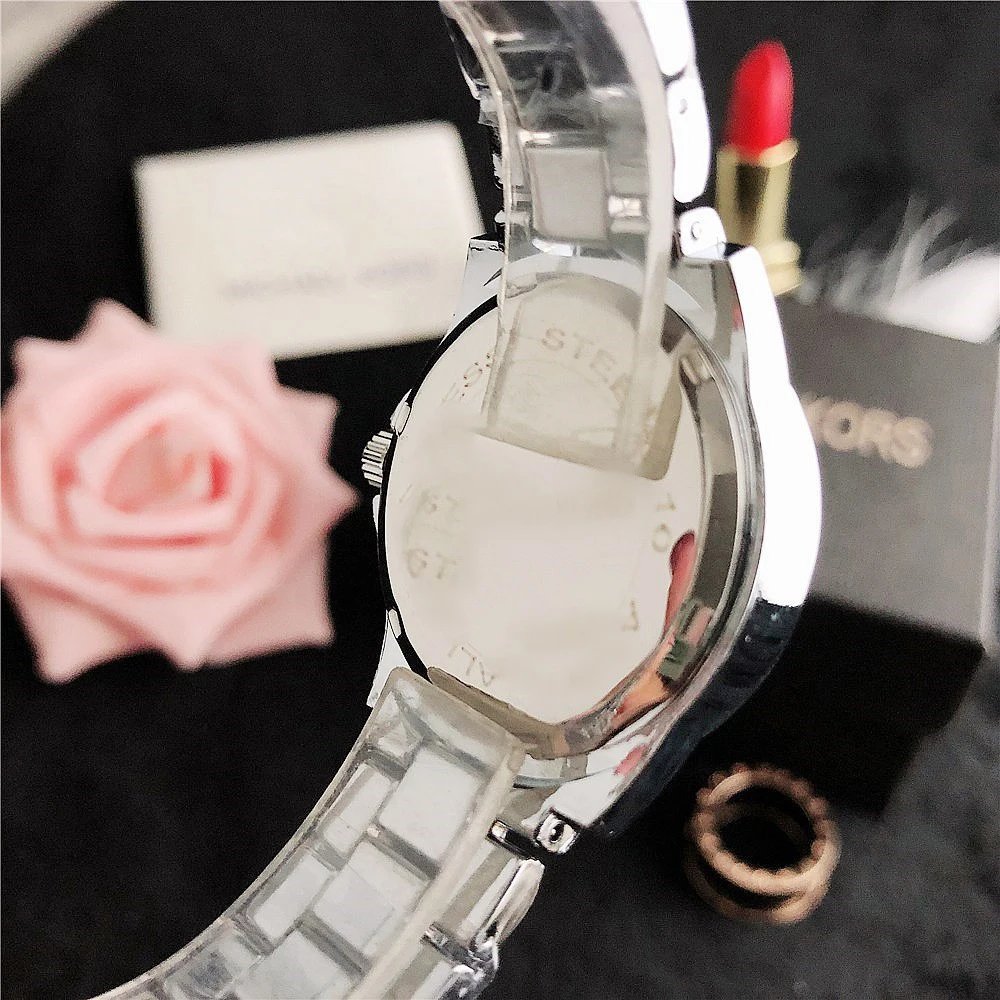 Summer New Style 2021 Leisure Fashion Trend Lover Watch Inlaid Diamond Business Non Smart Watch montre Femme
Summer New Style 2021 Leisure Fashion Trend Lover Watch Inlaid Diamond Business Non Smart Watch montre Femme